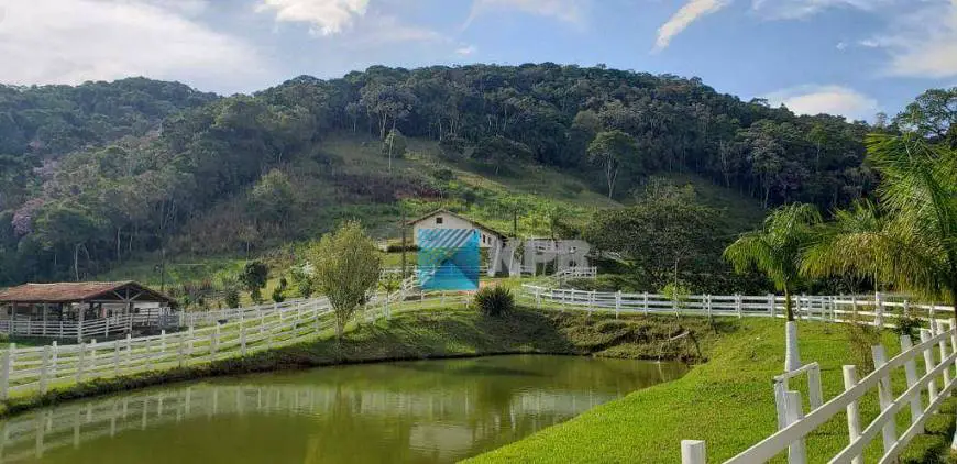 Foto 1 de Chácara com 3 Quartos à venda, 200m² em Centro, Salesópolis