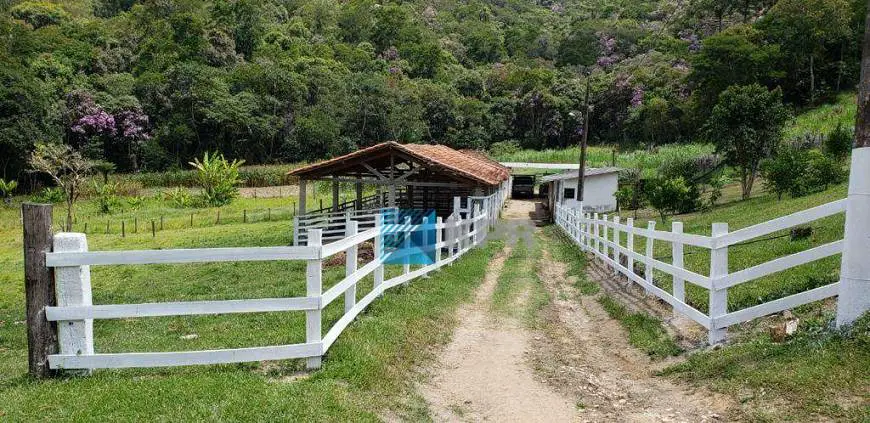 Foto 3 de Chácara com 3 Quartos à venda, 200m² em Centro, Salesópolis
