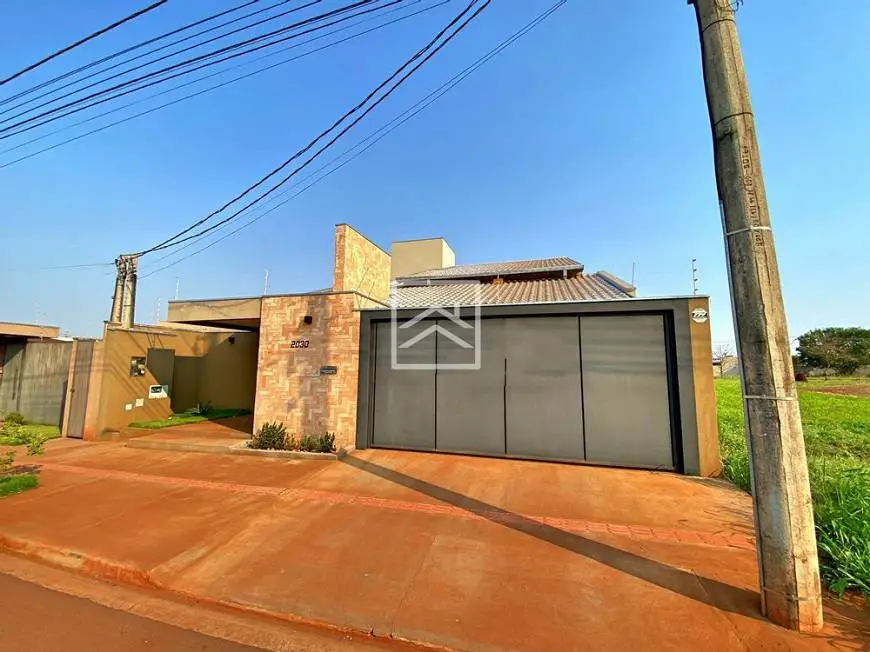 Foto 1 de Sobrado com 4 Quartos à venda, 236m² em Alto da Boa Vista, Dourados