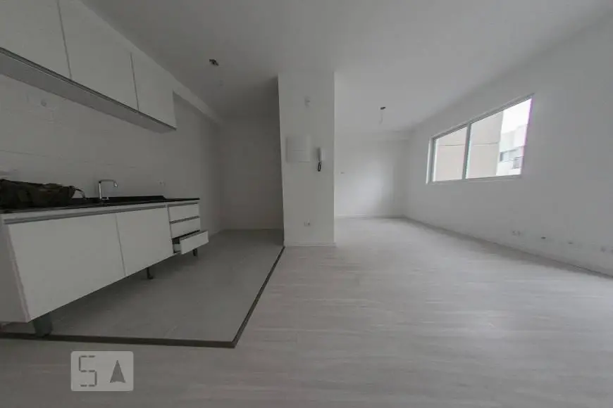 Foto 1 de Apartamento com 1 Quarto para alugar, 30m² em Capão Raso, Curitiba