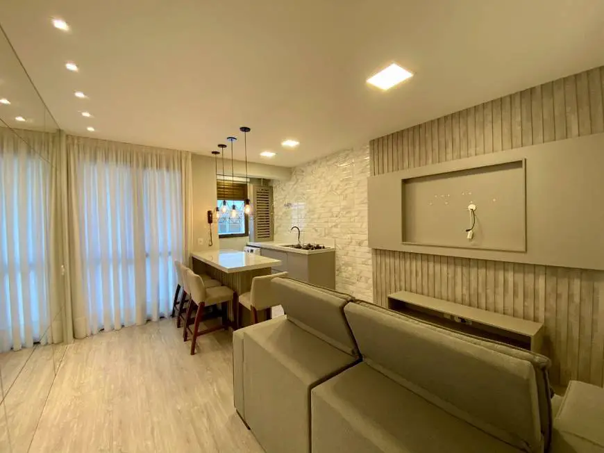 Foto 2 de Apartamento com 1 Quarto para alugar, 43m² em Centro, Florianópolis