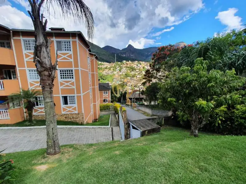 Foto 1 de Apartamento com 2 Quartos para venda ou aluguel, 65m² em Correas, Petrópolis