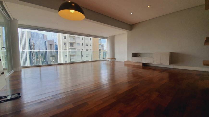 Foto 1 de Apartamento com 2 Quartos para alugar, 124m² em Itaim Bibi, São Paulo