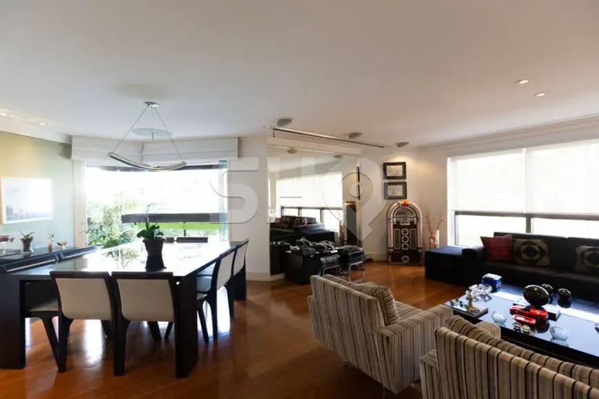 Foto 2 de Apartamento com 4 Quartos à venda, 185m² em Vila Madalena, São Paulo