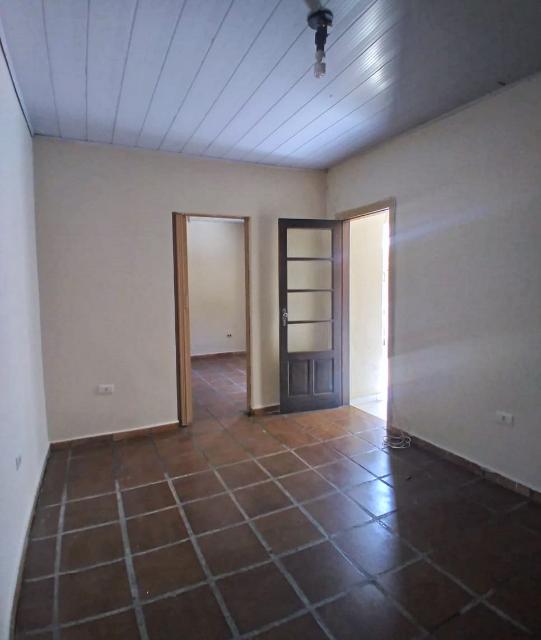 Foto 2 de Casa com 1 Quarto para alugar, 40m² em Vila Guarani, São Paulo