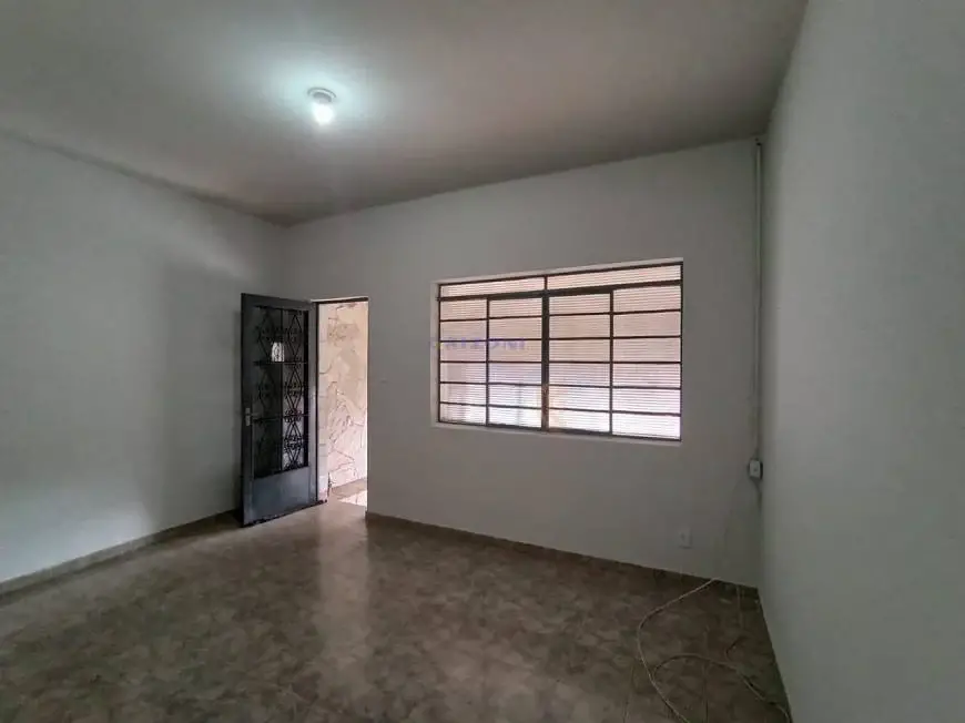 Foto 1 de Casa com 2 Quartos para alugar, 124m² em Centro, Bauru