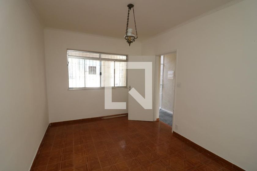 Foto 1 de Casa com 2 Quartos para alugar, 214m² em Vila Ema, São Paulo