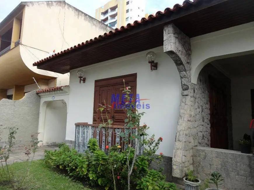 Foto 1 de Casa com 3 Quartos à venda, 220m² em Parque Tamandaré, Campos dos Goytacazes
