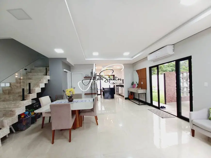Foto 3 de Casa com 3 Quartos à venda, 220m² em Ponta Negra, Manaus