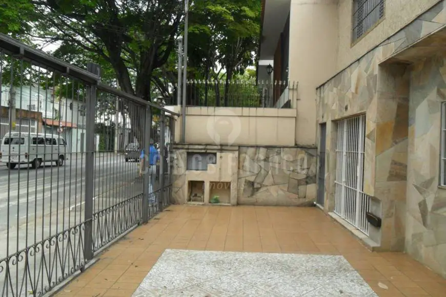Foto 1 de Sobrado com 4 Quartos à venda, 280m² em Moema, São Paulo