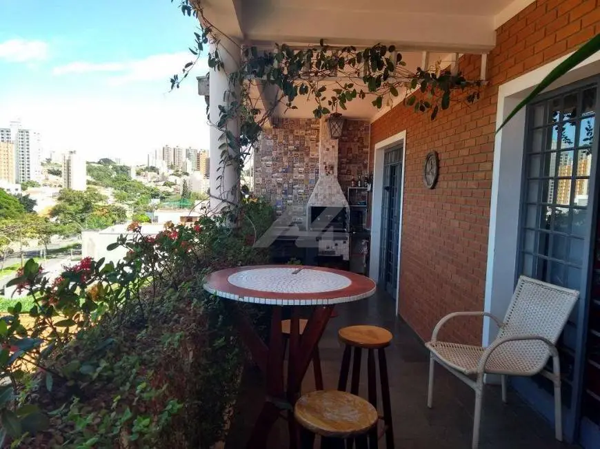 Foto 1 de Sobrado com 5 Quartos à venda, 437m² em Jardim Guarani, Campinas