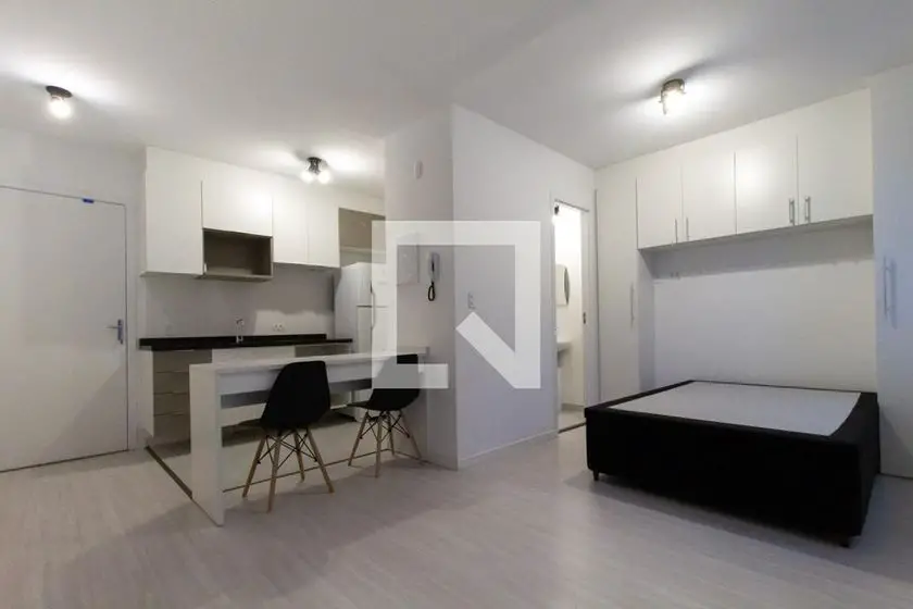 Foto 1 de Apartamento com 1 Quarto para alugar, 31m² em Capão Raso, Curitiba