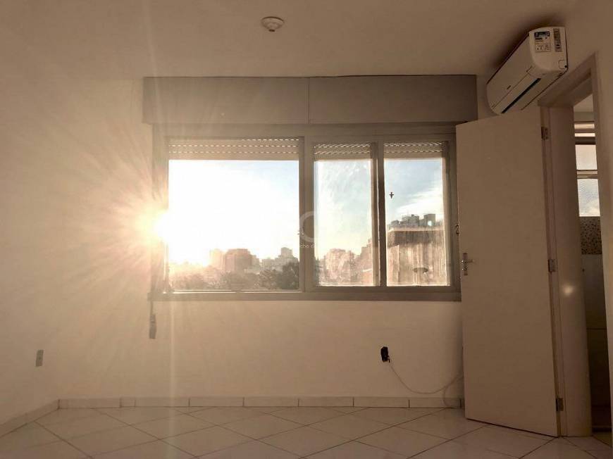 Foto 3 de Apartamento com 1 Quarto à venda, 24m² em Cidade Baixa, Porto Alegre