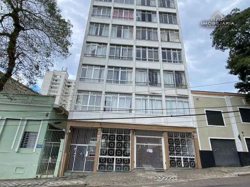 Foto 2 de Apartamento com 2 Quartos à venda, 67m² em Centro, Curitiba