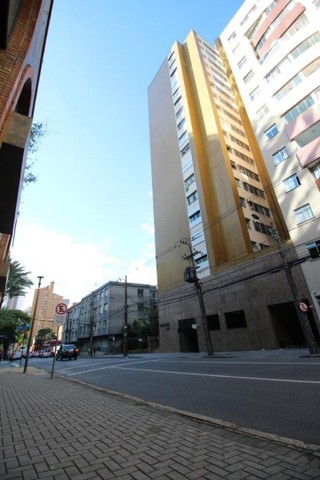 Foto 1 de Apartamento com 3 Quartos à venda, 178m² em Centro, Curitiba