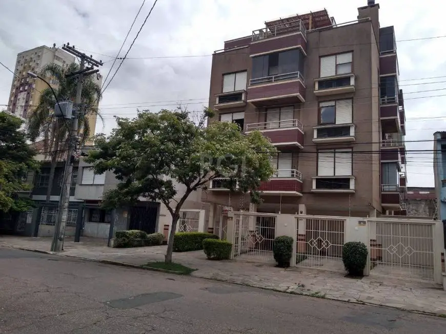 Foto 2 de Casa com 2 Quartos à venda, 97m² em Floresta, Porto Alegre