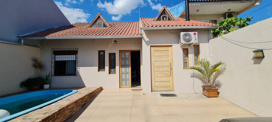 Foto 1 de Casa com 3 Quartos à venda, 100m² em Fragata, Pelotas