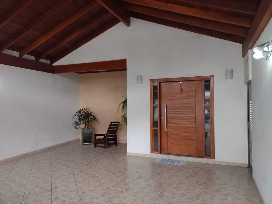 Foto 1 de Casa com 3 Quartos à venda, 230m² em Santa Rita, Guaratinguetá