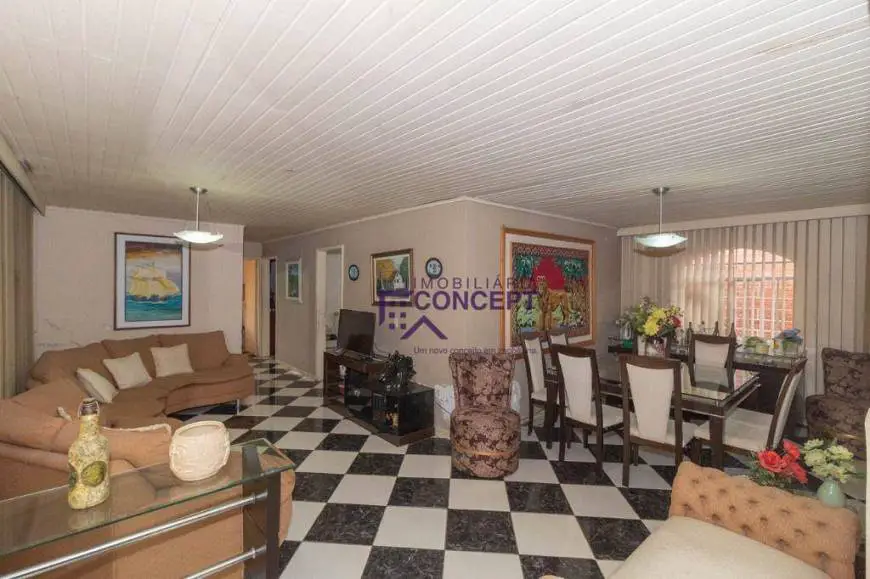 Foto 1 de Casa com 5 Quartos à venda, 310m² em Fazendinha, Curitiba