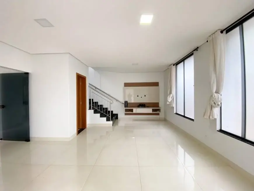 Foto 5 de Sobrado com 3 Quartos à venda, 140m² em Plano Diretor Norte, Palmas