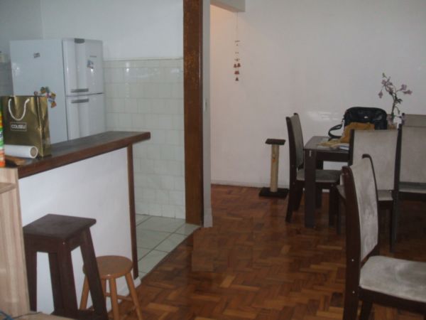 Foto 3 de Apartamento com 2 Quartos à venda, 62m² em Santa Maria Goretti, Porto Alegre