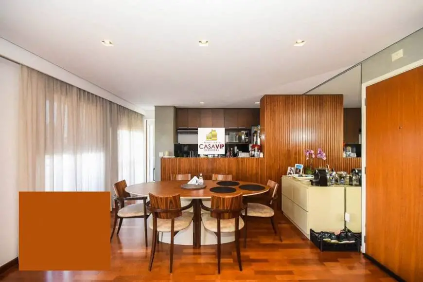Foto 4 de Apartamento com 2 Quartos à venda, 200m² em Vila Madalena, São Paulo
