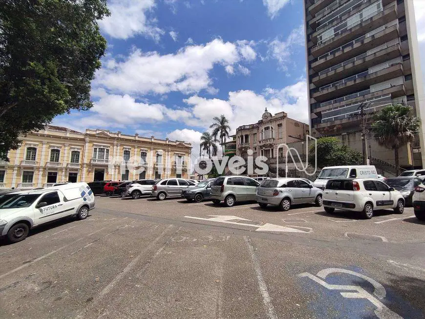 Foto 1 de Apartamento com 4 Quartos à venda, 185m² em Centro, Vitória