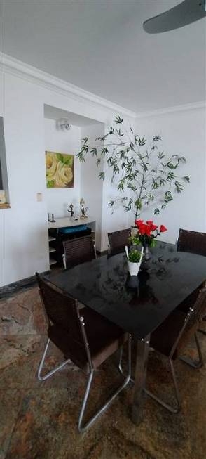 Foto 2 de Apartamento com 4 Quartos à venda, 161m² em Vila Tupi, Praia Grande