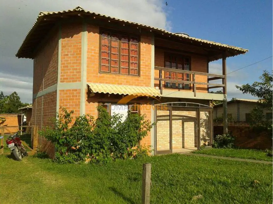 Foto 1 de Casa com 2 Quartos à venda, 150m² em Araçatuba, Imbituba