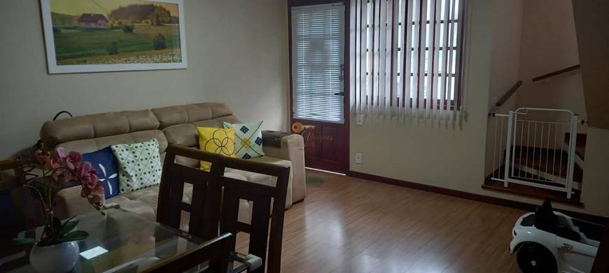 Foto 3 de Casa com 2 Quartos à venda, 75m² em Barroso, Teresópolis
