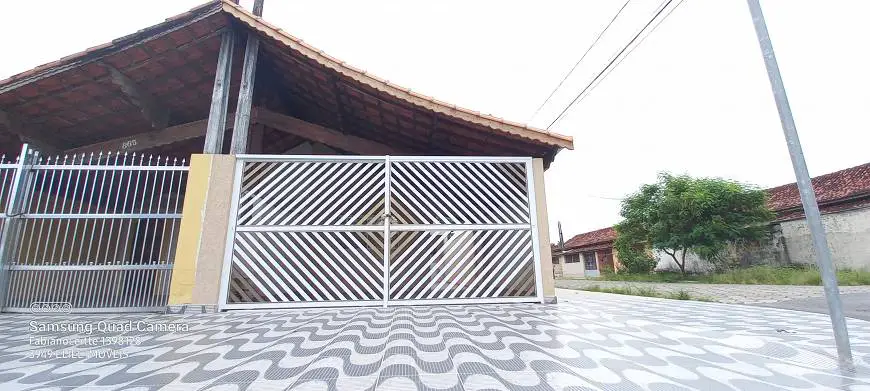 Foto 2 de Casa com 2 Quartos à venda, 80m² em Maracanã, Praia Grande