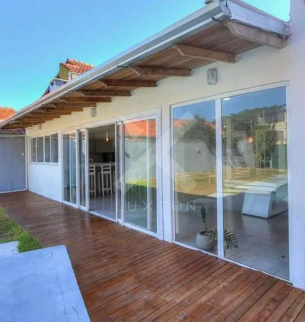 Foto 2 de Casa com 4 Quartos à venda, 300m² em Ipanema, Porto Alegre