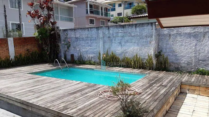 Foto 3 de Casa com 4 Quartos à venda, 170m² em Pantanal, Florianópolis