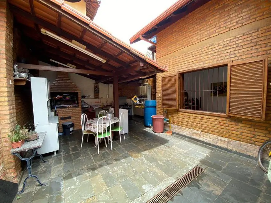 Foto 2 de Casa com 5 Quartos à venda, 313m² em Liberdade, Belo Horizonte