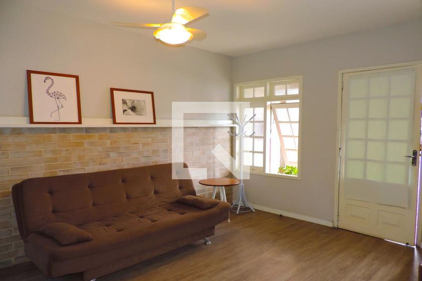 Foto 3 de Casa de Condomínio com 2 Quartos para alugar, 72m² em Barra da Lagoa, Florianópolis