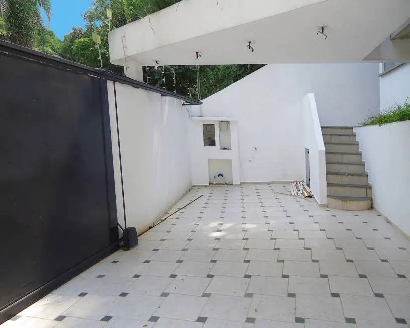 Foto 2 de Sobrado com 4 Quartos para alugar, 200m² em Jardim Peri-Peri, São Paulo