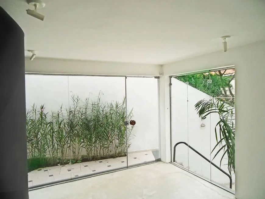 Foto 5 de Sobrado com 4 Quartos para alugar, 200m² em Jardim Peri-Peri, São Paulo