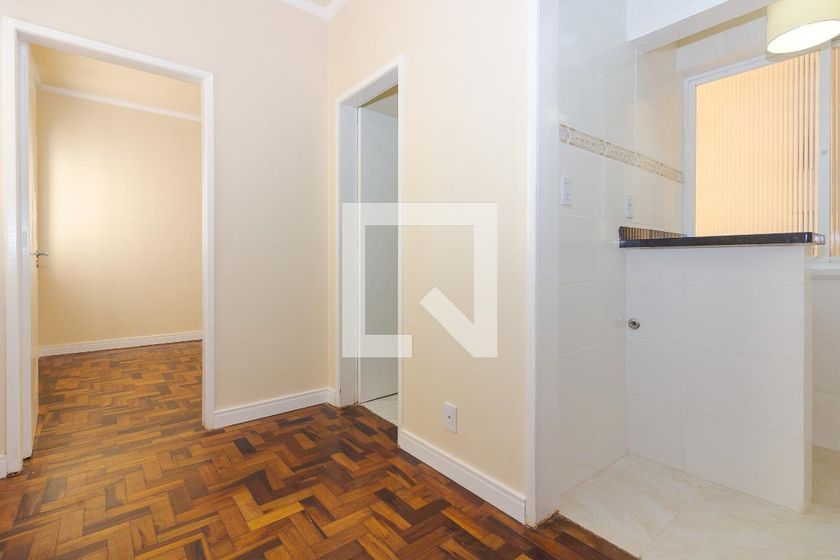 Foto 4 de Apartamento com 1 Quarto para alugar, 34m² em Floresta, Porto Alegre