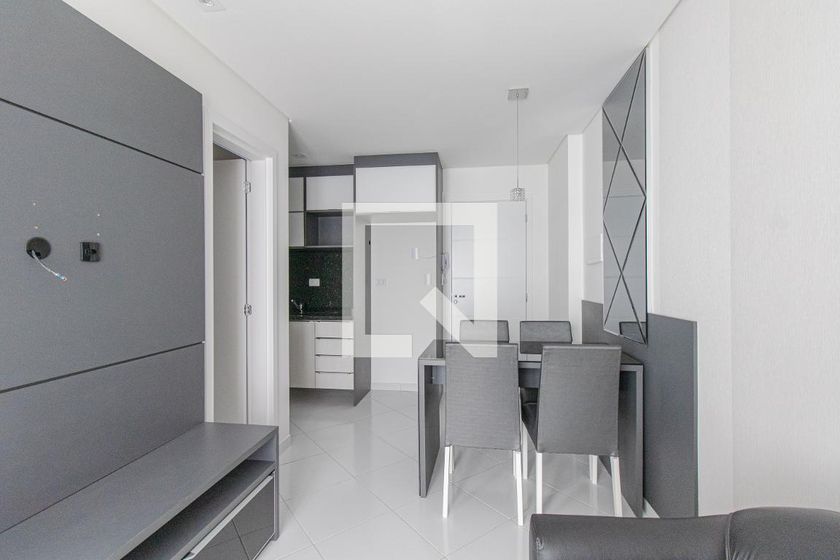 Foto 2 de Apartamento com 1 Quarto para alugar, 60m² em Portão, Curitiba