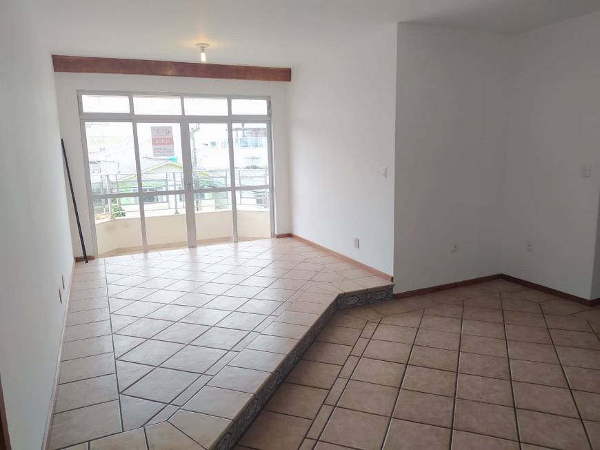 Foto 1 de Apartamento com 2 Quartos para alugar, 80m² em Canto, Florianópolis