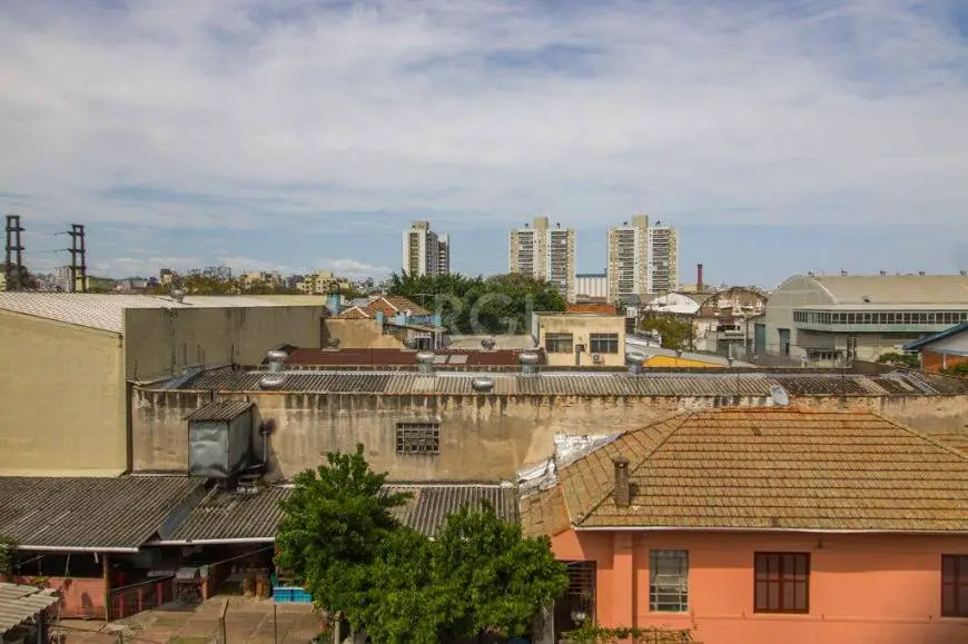 Foto 1 de Apartamento com 3 Quartos à venda, 68m² em Navegantes, Porto Alegre