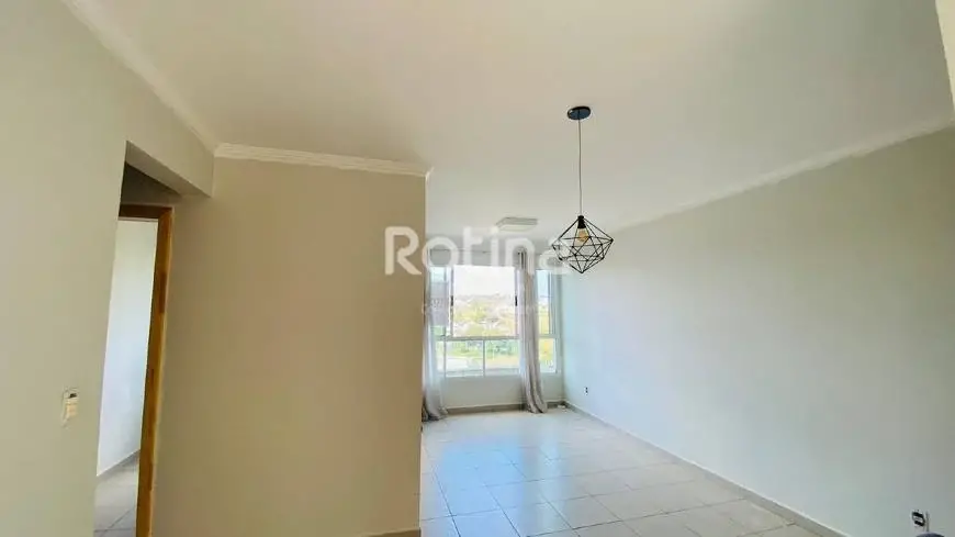 Foto 1 de Apartamento com 3 Quartos para alugar, 78m² em Vigilato Pereira, Uberlândia