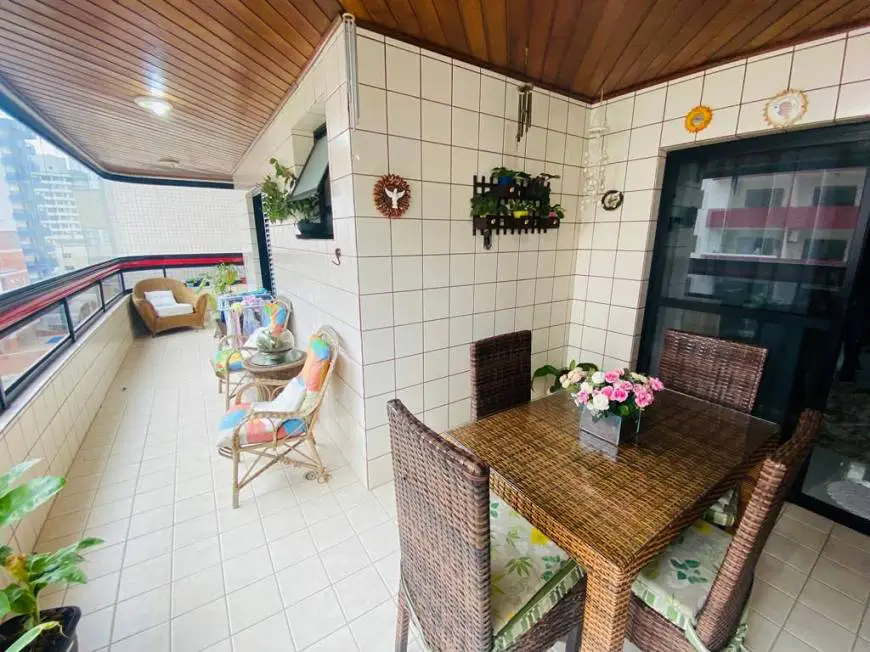 Foto 1 de Apartamento com 3 Quartos à venda, 131m² em Vila Tupi, Praia Grande