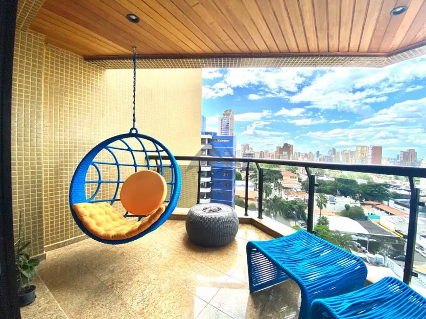 Foto 3 de Apartamento com 4 Quartos à venda, 235m² em Cambuí, Campinas