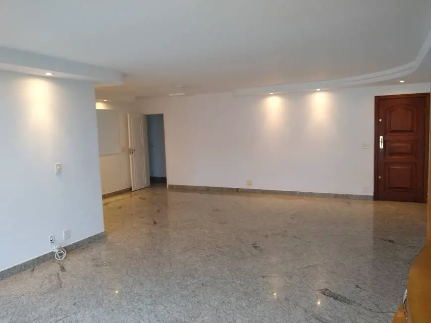 Foto 4 de Apartamento com 4 Quartos à venda, 200m² em Ingá, Niterói