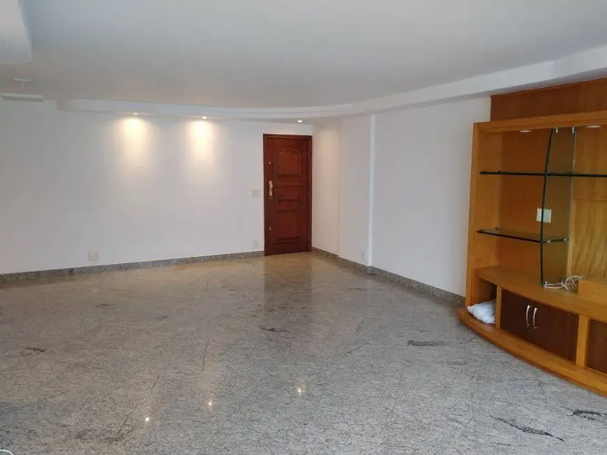 Foto 5 de Apartamento com 4 Quartos à venda, 200m² em Ingá, Niterói