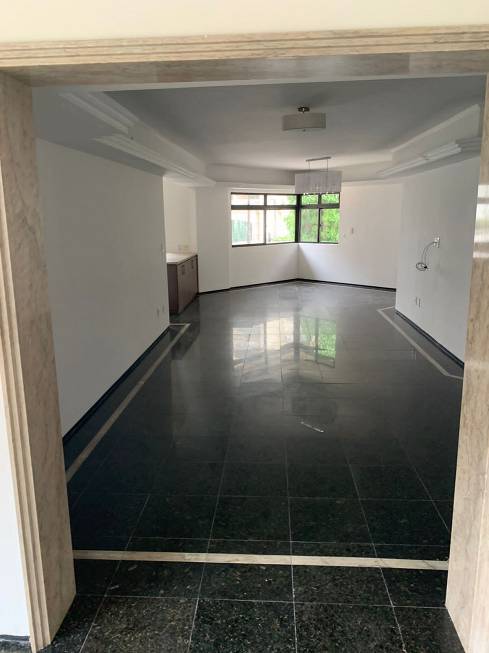 Foto 2 de Apartamento com 4 Quartos à venda, 200m² em Meireles, Fortaleza