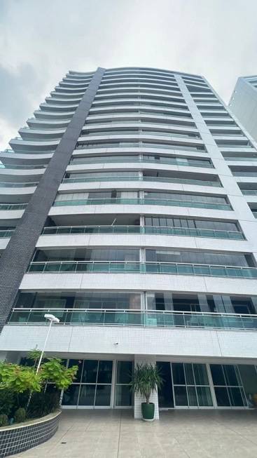 Foto 2 de Apartamento com 4 Quartos à venda, 186m² em Patriolino Ribeiro, Fortaleza