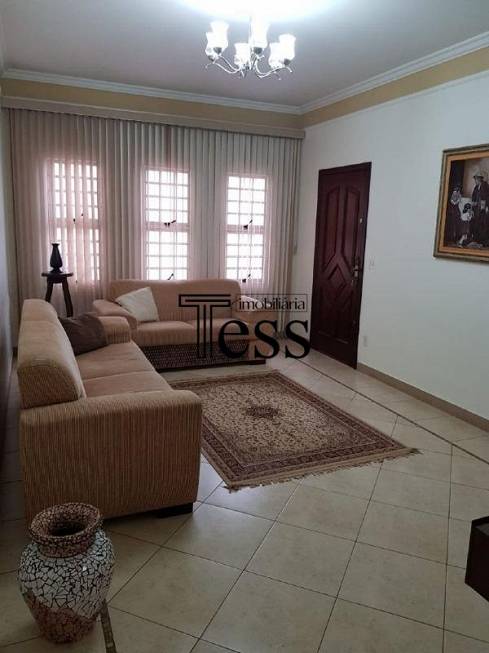 Foto 3 de Casa com 3 Quartos à venda, 280m² em Jardim Marilu, Mirassol