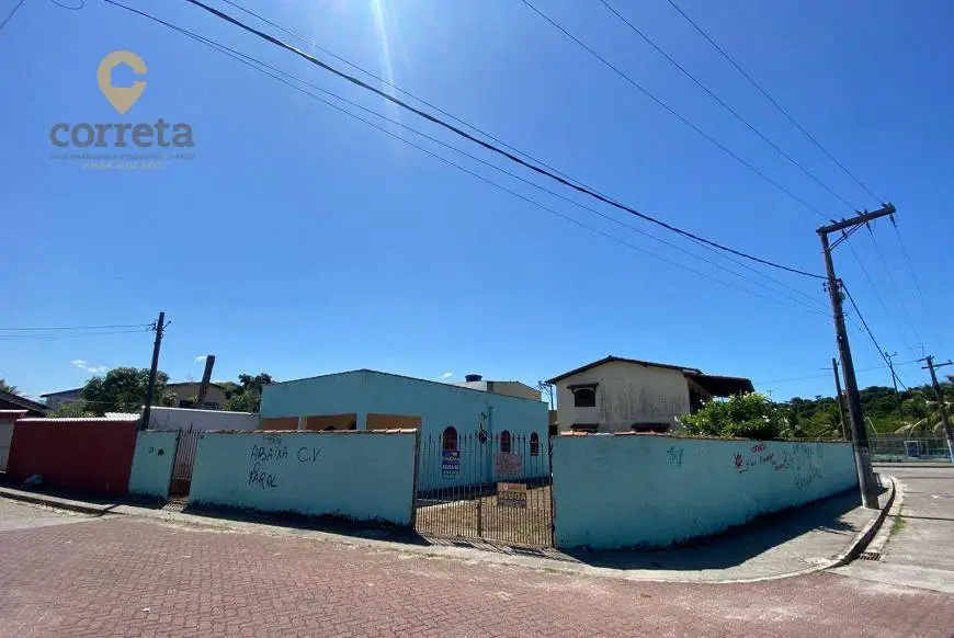 Foto 1 de Casa com 3 Quartos para alugar, 78m² em Nova Esperanca, Rio das Ostras